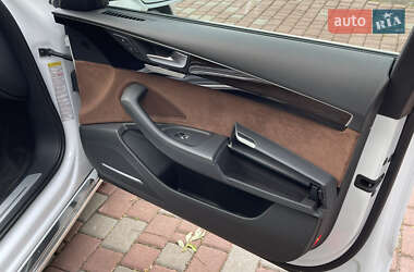 Седан Audi A8 2016 в 