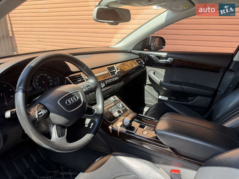 Седан Audi A8 2017 в Киеве