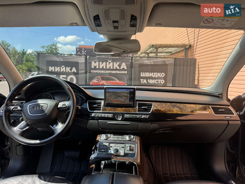 Седан Audi A8 2017 в Киеве