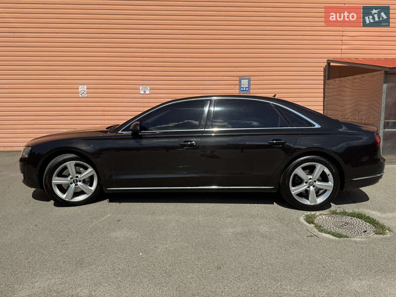 Седан Audi A8 2017 в Киеве