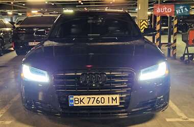 Седан Audi A8 2015 в 
