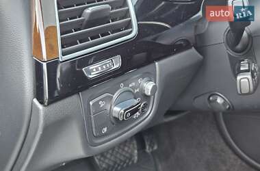 Седан Audi A8 2015 в 