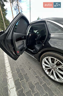 Седан Audi A8 2013 в Львове