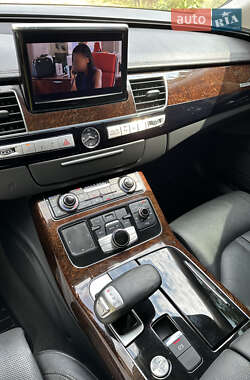 Седан Audi A8 2013 в Львове