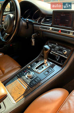 Седан Audi A8 2005 в 
