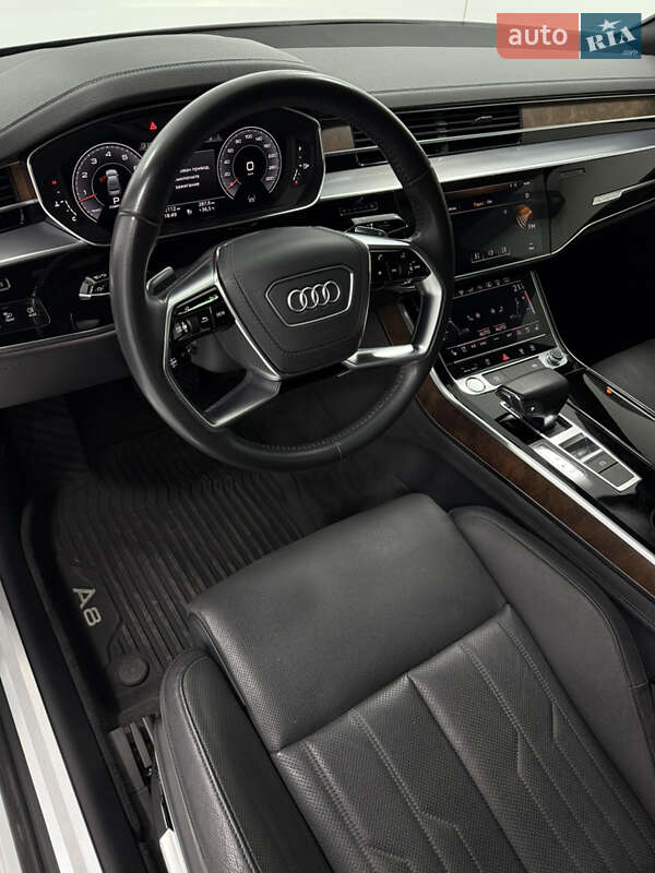 Седан Audi A8 2019 в Одессе
