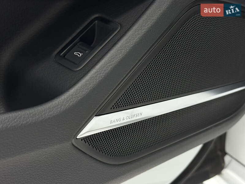 Седан Audi A8 2019 в Одессе