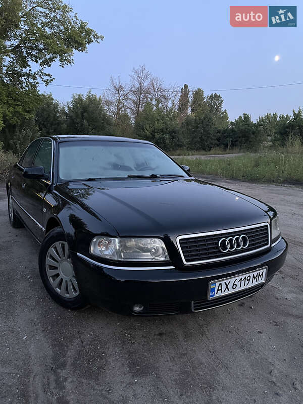 Седан Audi A8 1999 в 