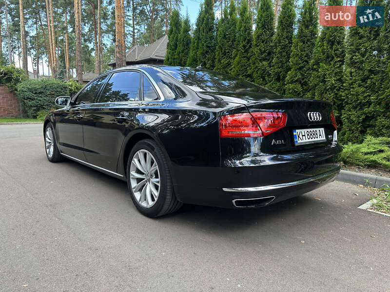 Седан Audi A8 2012 в Киеве