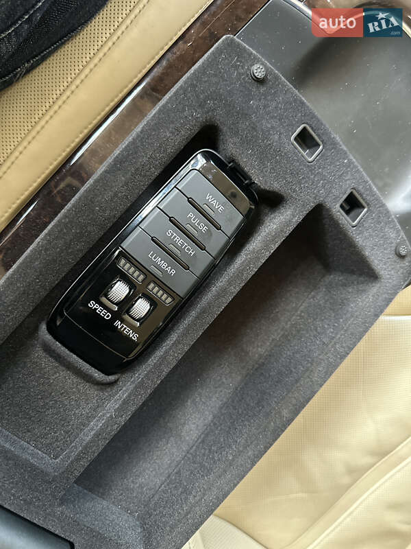 Седан Audi A8 2012 в Киеве