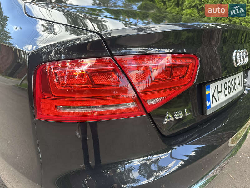 Седан Audi A8 2012 в Киеве