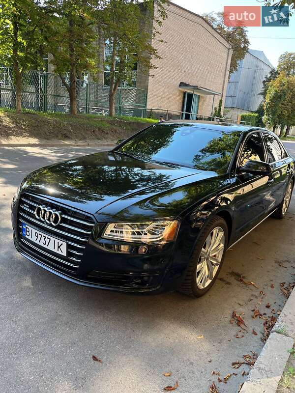 Седан Audi A8 2015 в 