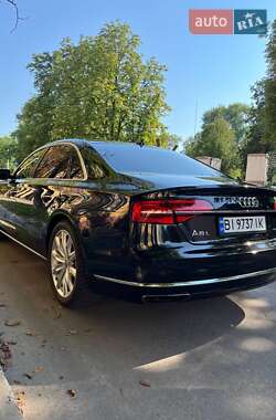 Седан Audi A8 2015 в 