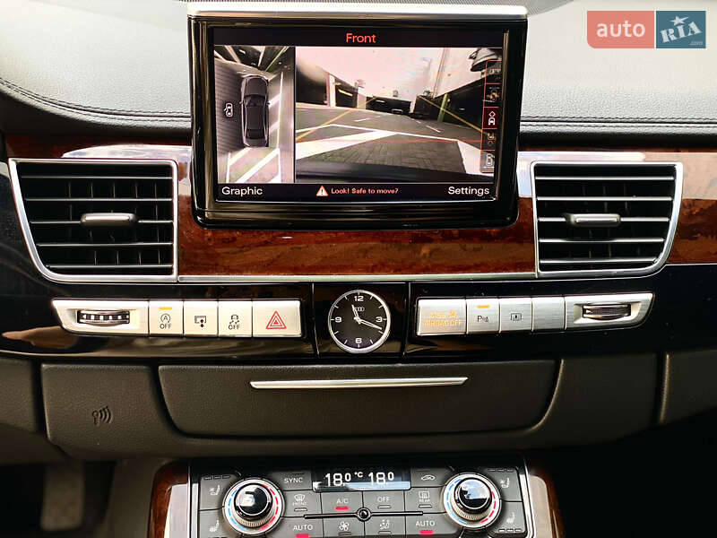 Седан Audi A8 2012 в Києві