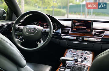 Седан Audi A8 2012 в 