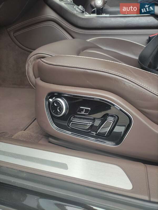 Седан Audi A8 2013 в Киеве