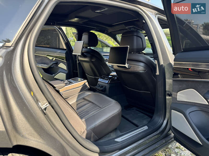 Седан Audi A8 2017 в Киеве