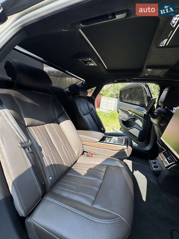 Седан Audi A8 2017 в Киеве