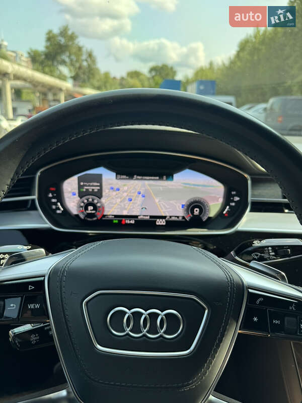 Седан Audi A8 2017 в Киеве