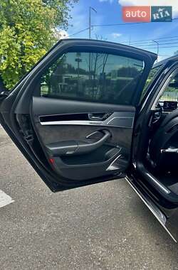 Седан Audi A8 2017 в 