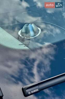 Седан Audi A8 2017 в 