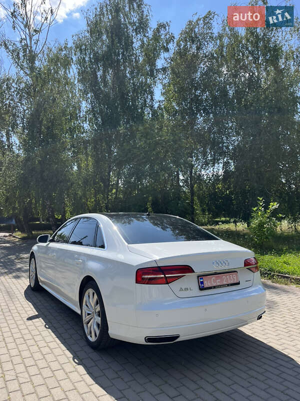 Седан Audi A8 2016 в Ровно