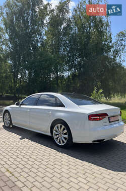 Седан Audi A8 2016 в 