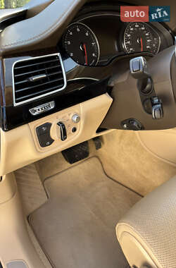Седан Audi A8 2016 в 