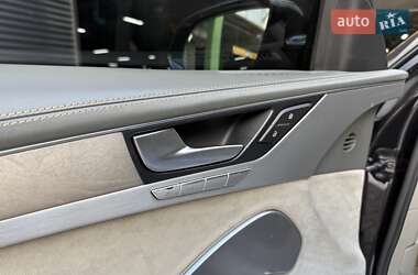 Седан Audi A8 2013 в 
