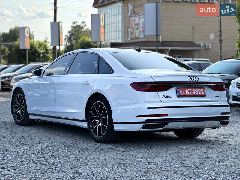 Седан Audi A8 2021 в Бердичеві