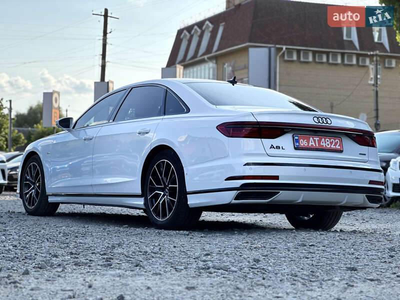 Седан Audi A8 2021 в Бердичеві