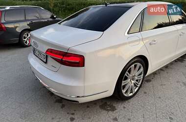 Седан Audi A8 2015 в 