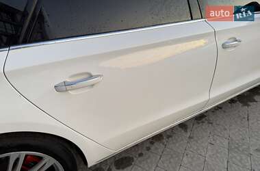 Седан Audi A8 2015 в 