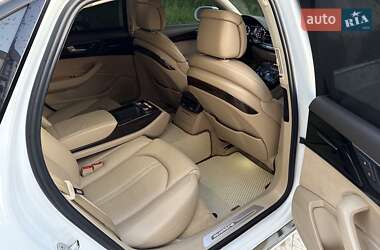Седан Audi A8 2015 в 