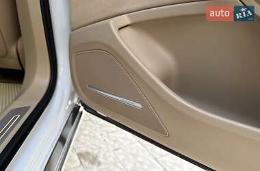 Седан Audi A8 2015 в 