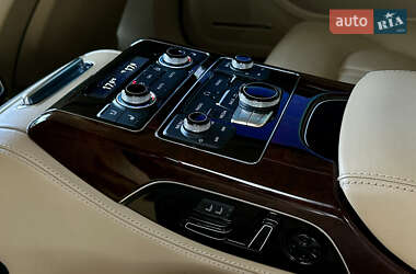 Седан Audi A8 2013 в 