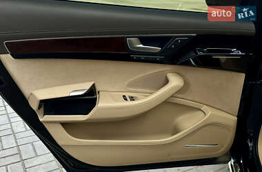 Седан Audi A8 2013 в 
