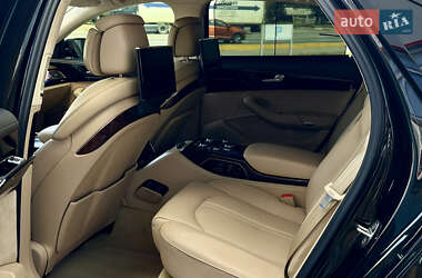 Седан Audi A8 2013 в 