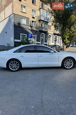 Седан Audi A8 2012 в 