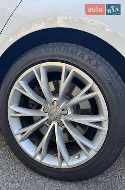 Седан Audi A8 2012 в 