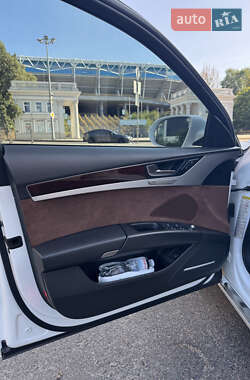 Седан Audi A8 2012 в 