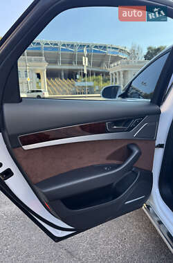 Седан Audi A8 2012 в 