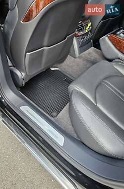 Седан Audi A8 2013 в 