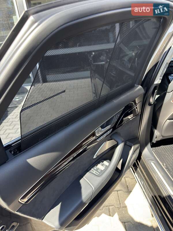 Седан Audi A8 2017 в Хмельницком