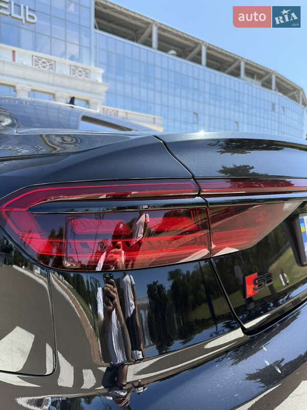 Седан Audi A8 2019 в Одессе