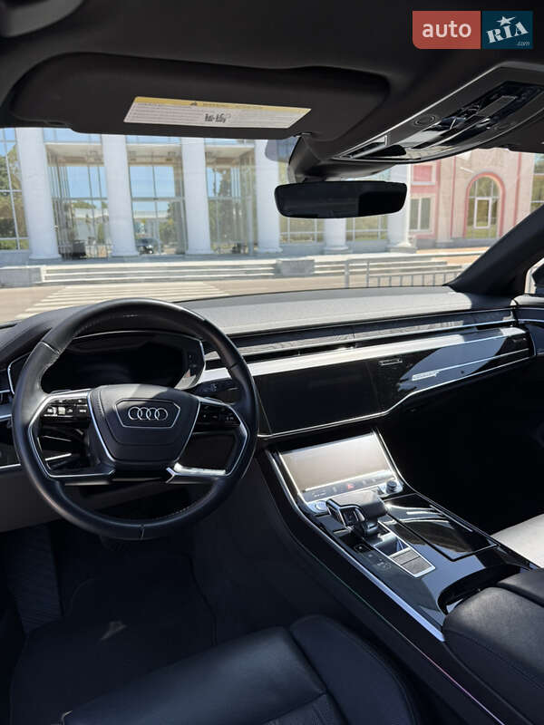 Седан Audi A8 2019 в Одессе