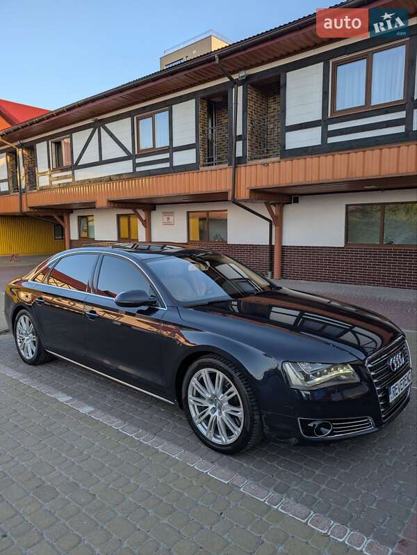 Седан Audi A8 2011 в Львове