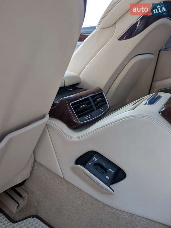 Седан Audi A8 2011 в Львове