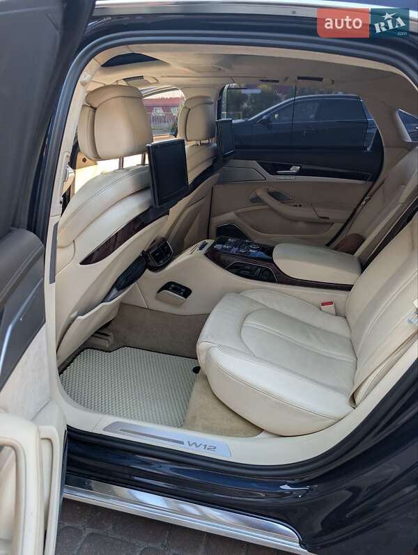 Седан Audi A8 2011 в Львове