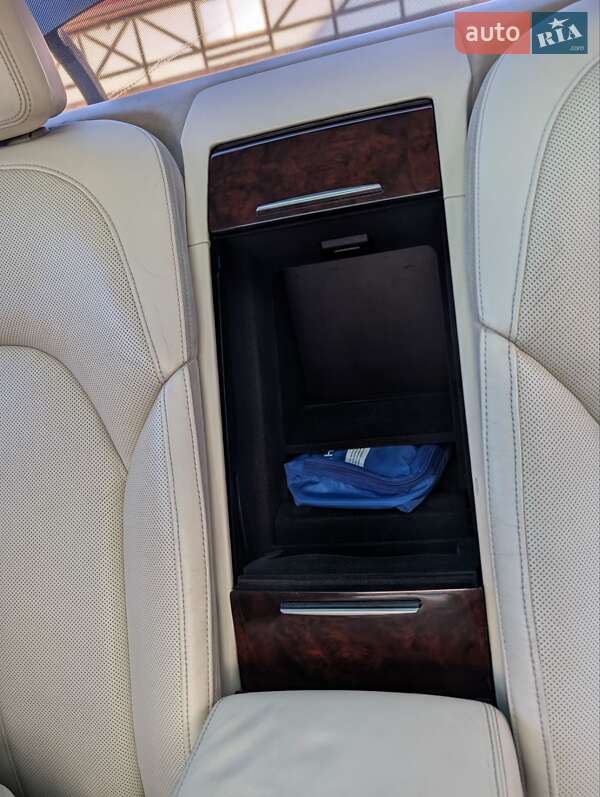 Седан Audi A8 2011 в Львове